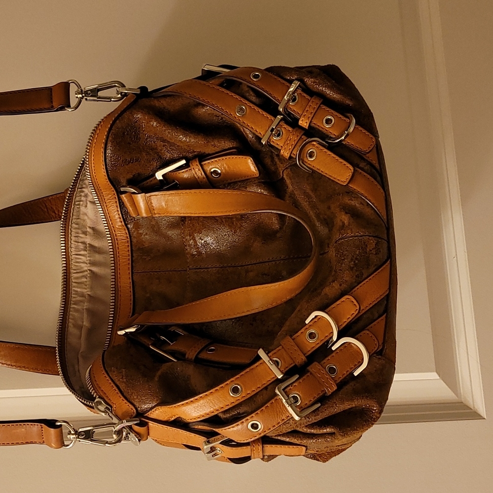 Authentic. Vintage. MICHAEL Michael Kors Brown Distressed Leather Bag - Picture 2 of 14